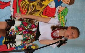 XX Powiatowy Przegląd Zespołów Folklorystycznych i Solistów w Chmielniku  (7)