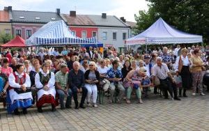 XX Powiatowy Przegląd Zespołów Folklorystycznych i Solistów w Chmielniku  (9)