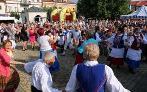 XX Powiatowy Przegląd Zespołów Folklorystycznych i Solistów w Chmielniku  (4)
