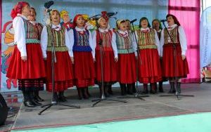 XX Powiatowy Przegląd Zespołów Folklorystycznych i Solistów w Chmielniku  (2)