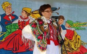 XX Powiatowy Przegląd Zespołów Folklorystycznych i Solistów w Chmielniku  (6)