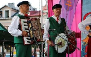 XX Powiatowy Przegląd Zespołów Folklorystycznych i Solistów w Chmielniku  (7)