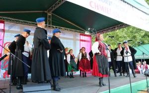 XX Powiatowy Przegląd Zespołów Folklorystycznych i Solistów w Chmielniku  (6)