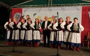 XX Powiatowy Przegląd Zespołów Folklorystycznych i Solistów w Chmielniku  (4)