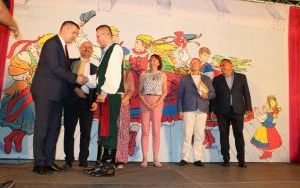 XX Powiatowy Przegląd Zespołów Folklorystycznych i Solistów w Chmielniku  (8)
