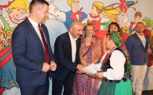 XX Powiatowy Przegląd Zespołów Folklorystycznych i Solistów w Chmielniku  (10)