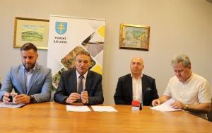 Umowa na drogę w Chrustach podpisana  (4)