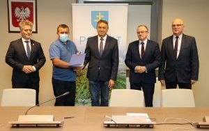 Podpisanie umów na powstanie nowych stanowisk pracy  (3)