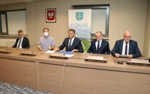 Podpisanie umów na powstanie nowych stanowisk pracy  (4)