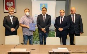 Podpisanie umów na powstanie nowych stanowisk pracy  (1)