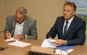 Podpisanie umów na powstanie nowych stanowisk pracy  (4)