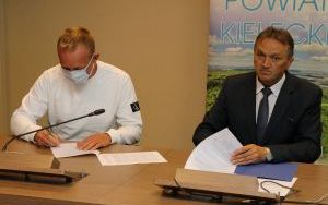 Podpisanie umów na powstanie nowych stanowisk pracy  (2)