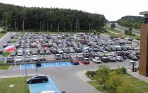 Parking przed Starostwem Powiatowym w Kielcach (1)