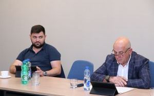 O drogach na posiedzeniu komisji  (2)