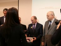 W Wojewódzkiej Bibliotece Publicznej w Kielcach wręczono medale i wyróźnienia.