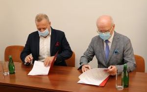 Będą wspólnie kształcić przyszłych lekarzy  (2)