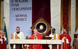 Odbudowany kopiec już poświęcony i odsłonięty (3)