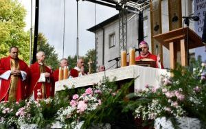 Odbudowany kopiec już poświęcony i odsłonięty (3)