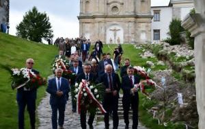 Odbudowany kopiec już poświęcony i odsłonięty (7)
