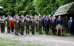 Odbudowany kopiec już poświęcony i odsłonięty (7)