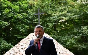 Odbudowany kopiec już poświęcony i odsłonięty (5)