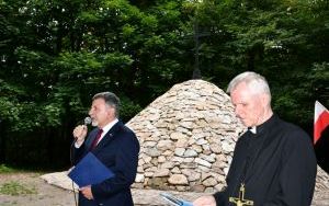 Odbudowany kopiec już poświęcony i odsłonięty (6)
