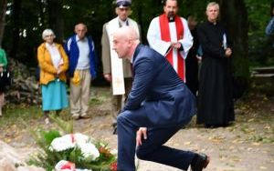 Odbudowany kopiec już poświęcony i odsłonięty (3)