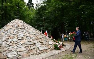Odbudowany kopiec już poświęcony i odsłonięty (1)