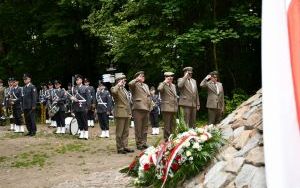 Odbudowany kopiec już poświęcony i odsłonięty (4)