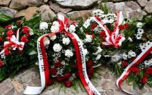 Odbudowany kopiec już poświęcony i odsłonięty (1)