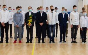 Powiatowy Zespół Szkół w Łopusznie (1)