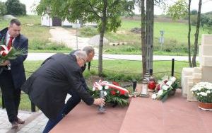 Pomnik po renowacji już odsłonięty (4)
