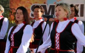 Ludowe występy w amfiteatrze (1)