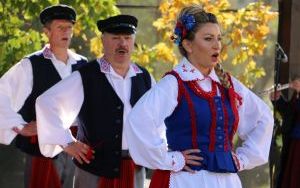 Ludowe występy w amfiteatrze (1)