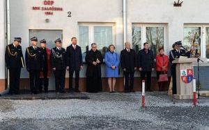 Druhowie z nowym wozem (2)