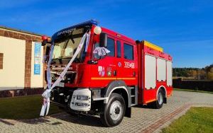 Druhowie z nowym wozem (14)