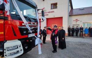 Druhowie z nowym wozem (19)