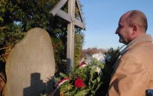 Pomnik Gloria Victis w Pierzchnicy  (2)