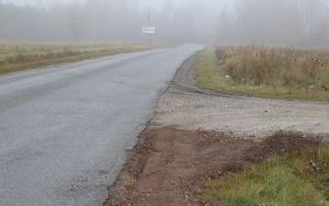 Drogowcy pracują przy bieżącym utrzymaniu dróg (3)