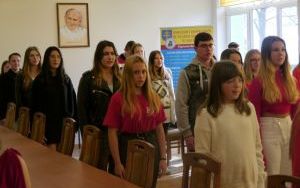 Szkoła do Hymnu (7)