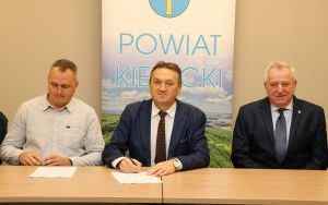 Podpisaliśmy kolejne umowy na rozbudowy dróg powiatowych (6)