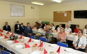 Starosta kielecki Mirosław Gębski z życzeniami u seniorów (2)