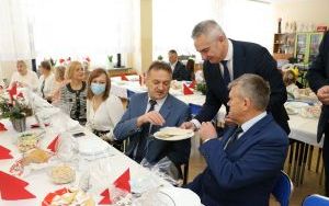 Starosta kielecki Mirosław Gębski z życzeniami u seniorów (15)