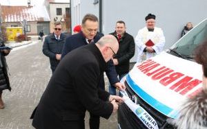 Szpital ma nową karetkę (3)