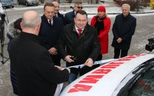 Szpital ma nową karetkę (4)
