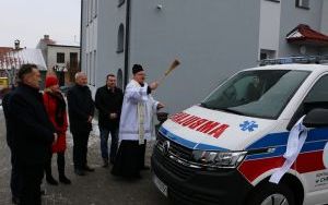 Szpital ma nową karetkę (2)