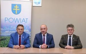 Umowa na e-geodezję podpisana  (3)