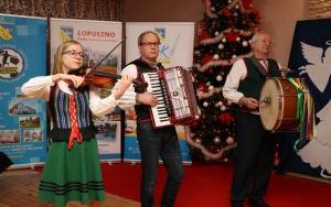 III Powiatowy Przegląd Kolęd i Pastorałek w Łopusznie  (2)