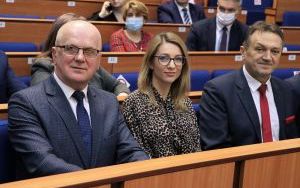 Podpisanie umowy na asystentów osobistych osób niepełnosprawnych  (2)