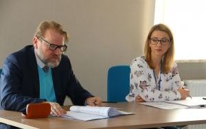 Posiedzenie komisji Samorządu, Rozwoju Gospodarczego i Przeciwdziałania Bezrobociu (1)